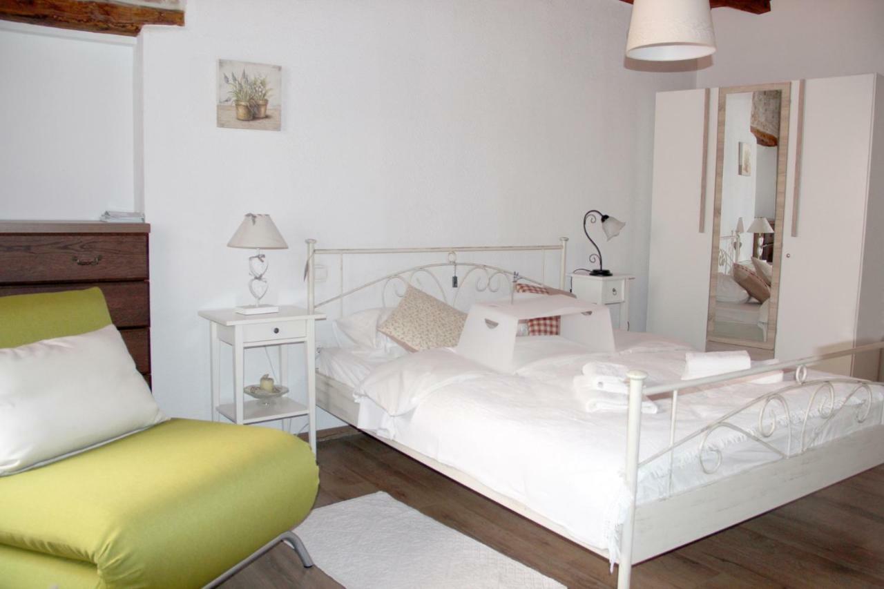 Romantic Studios Ровинь Экстерьер фото
